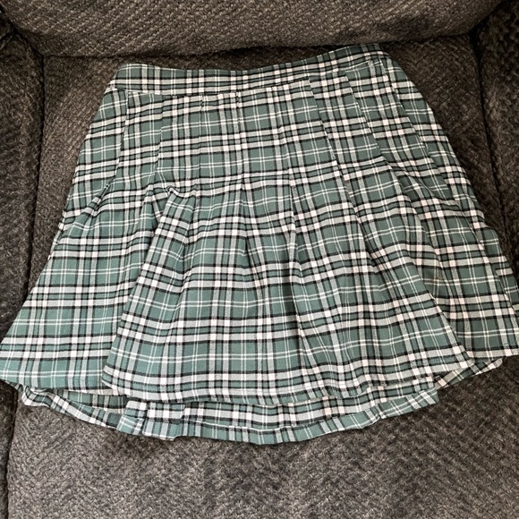 Hollister Skirts Hollister Ultra Rise Pleated Mini Skirt Green